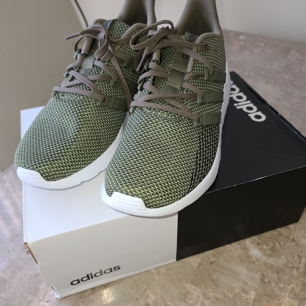 Adidas Sneakers